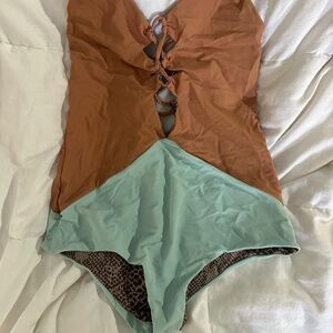 Acacia Kokomo women’s one piece